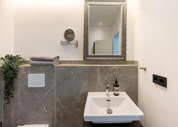 In Near Deutsches Eck Apartamento